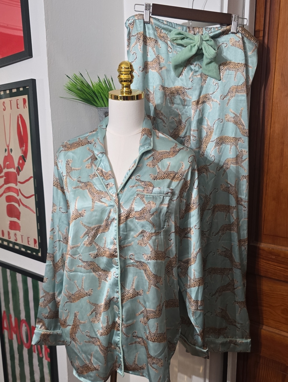 8 OAK Lane Velvet Aqua Pajamas Set  Leopard Print